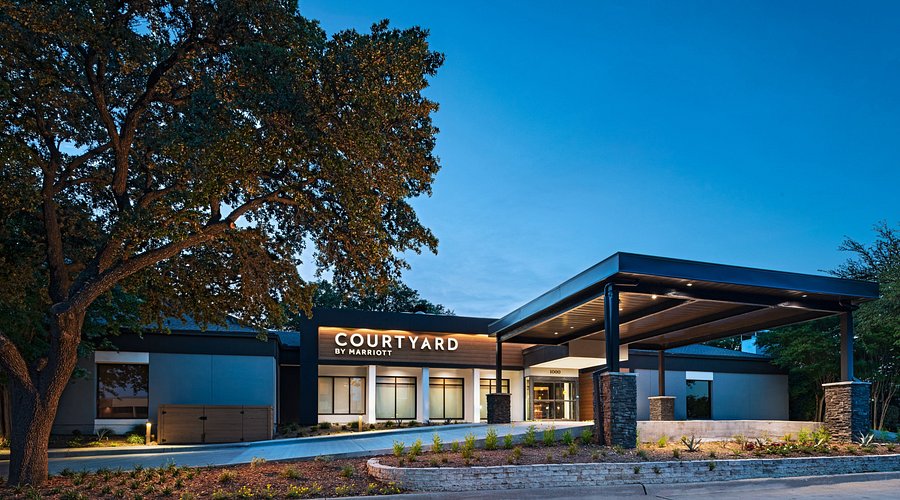 Photo of the Courtyard Marriot 