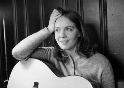 Photo of Michelle Raybourn